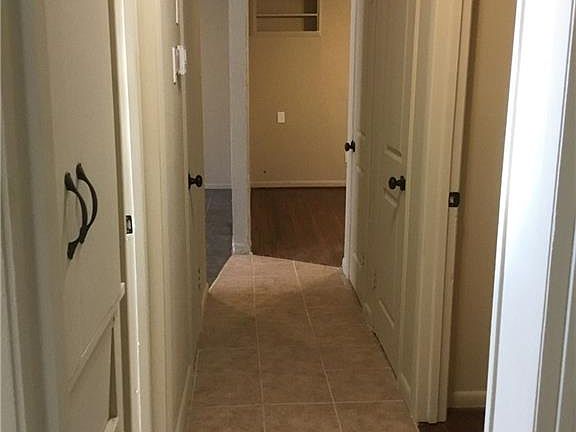 5th image of 603 Royal Crest Dr