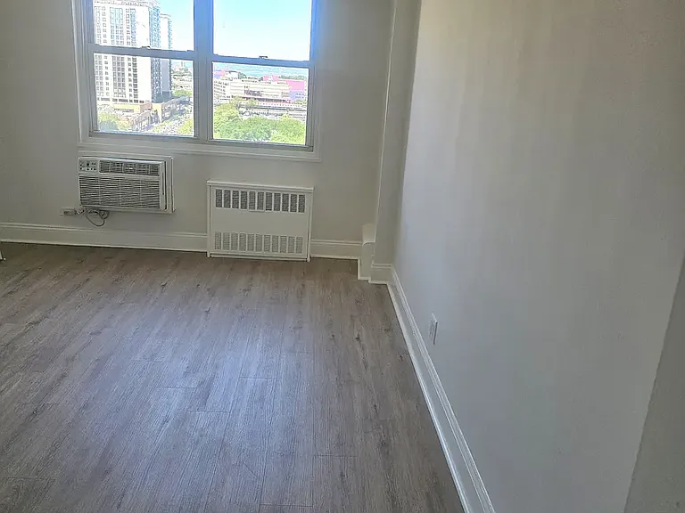 2940 Ocean Pkwy #14D — Photo 8