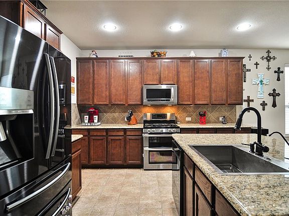 5th image of 5312 Datewood Ln