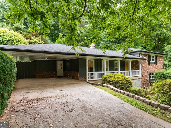 1025 Vistavia Cir, Decatur, GA 30033