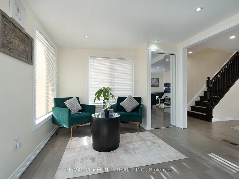 33 Windsor Ave — Photo 20