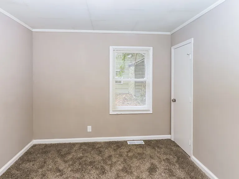 1194186_027_bedroom_12987891.jpg