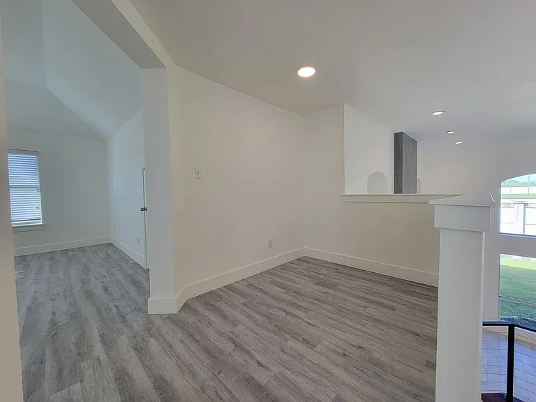 405 Darkwoods Dr — Photo 16