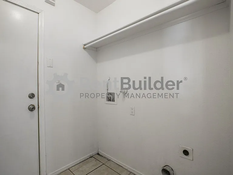 10749 Capricorn Pl NW — Photo 19
