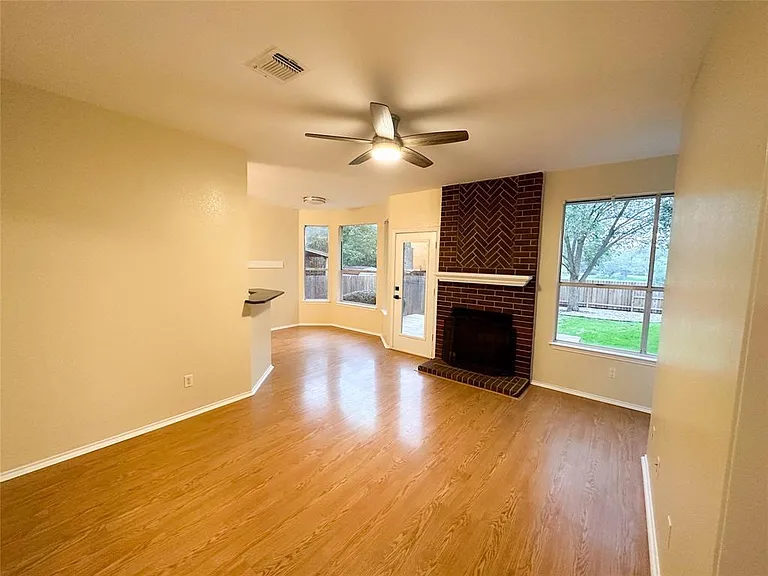 7515 Windrush Dr — Photo 17