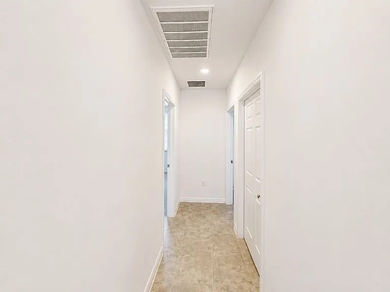 2404 White Tail St — Photo 10