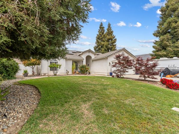 2538 W Perez Avenue, Visalia, CA 93291