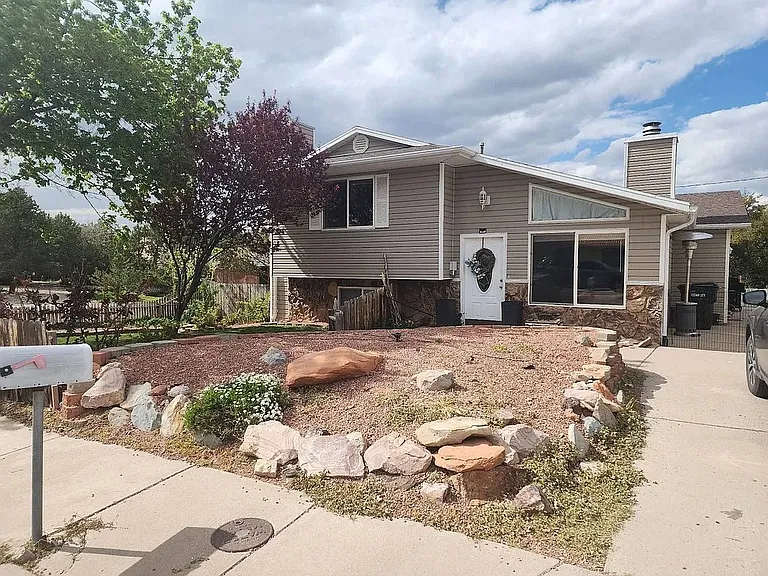 514 Pinecone Dr — Photo 1