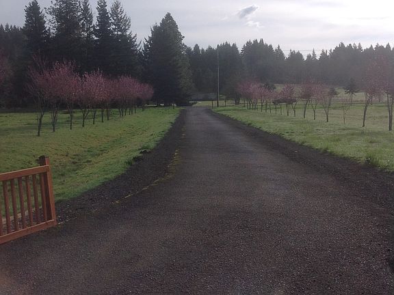 4th image of 14404 NE 182nd Ave
