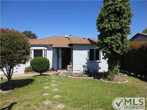 1st image of 209 N Cuyamaca St