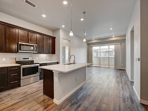 3rd image of 400 E Fremont Pl #406