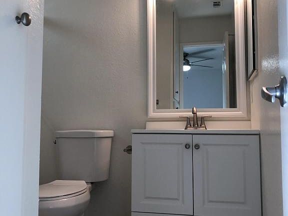 4th image of 1409 Superior Ave APT 01