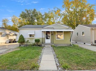 8025 Oak St, Taylor, MI 48180