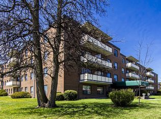 2 Swift Dr #301, Toronto, ON M4A 2A2