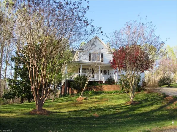 2112 Chestnut Grove Rd, King, NC 27021