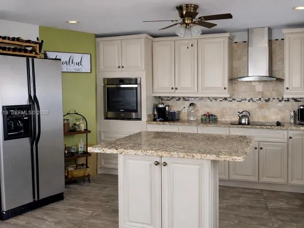 1351 NE Miami Gardens Dr APT 926E, Miami, FL 33179