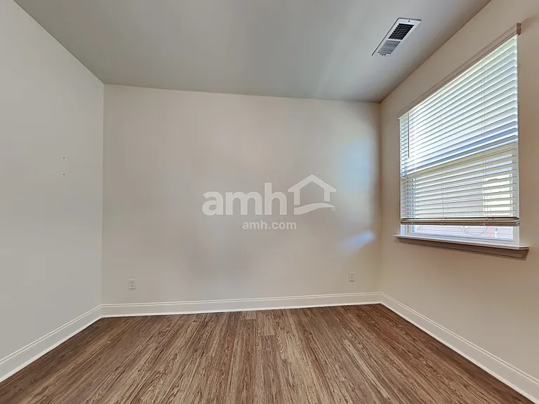 533 Lateleaf Dr — Photo 15