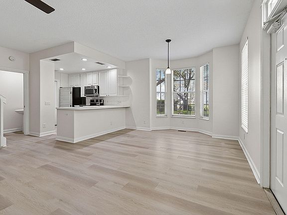 3rd image of 150 Redwood Drive