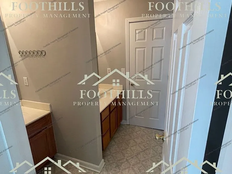 129 Ashton Ln — Photo 10