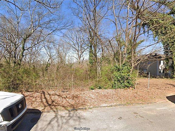 5th image of 0 N Circle Dr NW