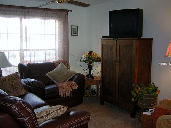 3rd image of 7410 Wynnewood Sq #199