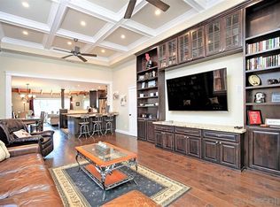 1326 Loring St, San Diego, CA 92109