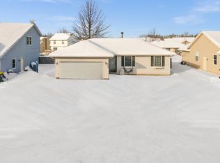 723 Tyler St, Genoa, IL 60135