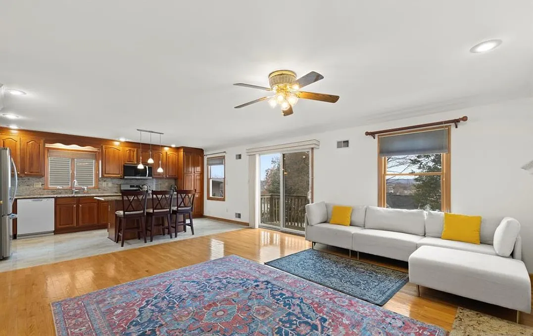 4 bed, $6,000 — Photo 4