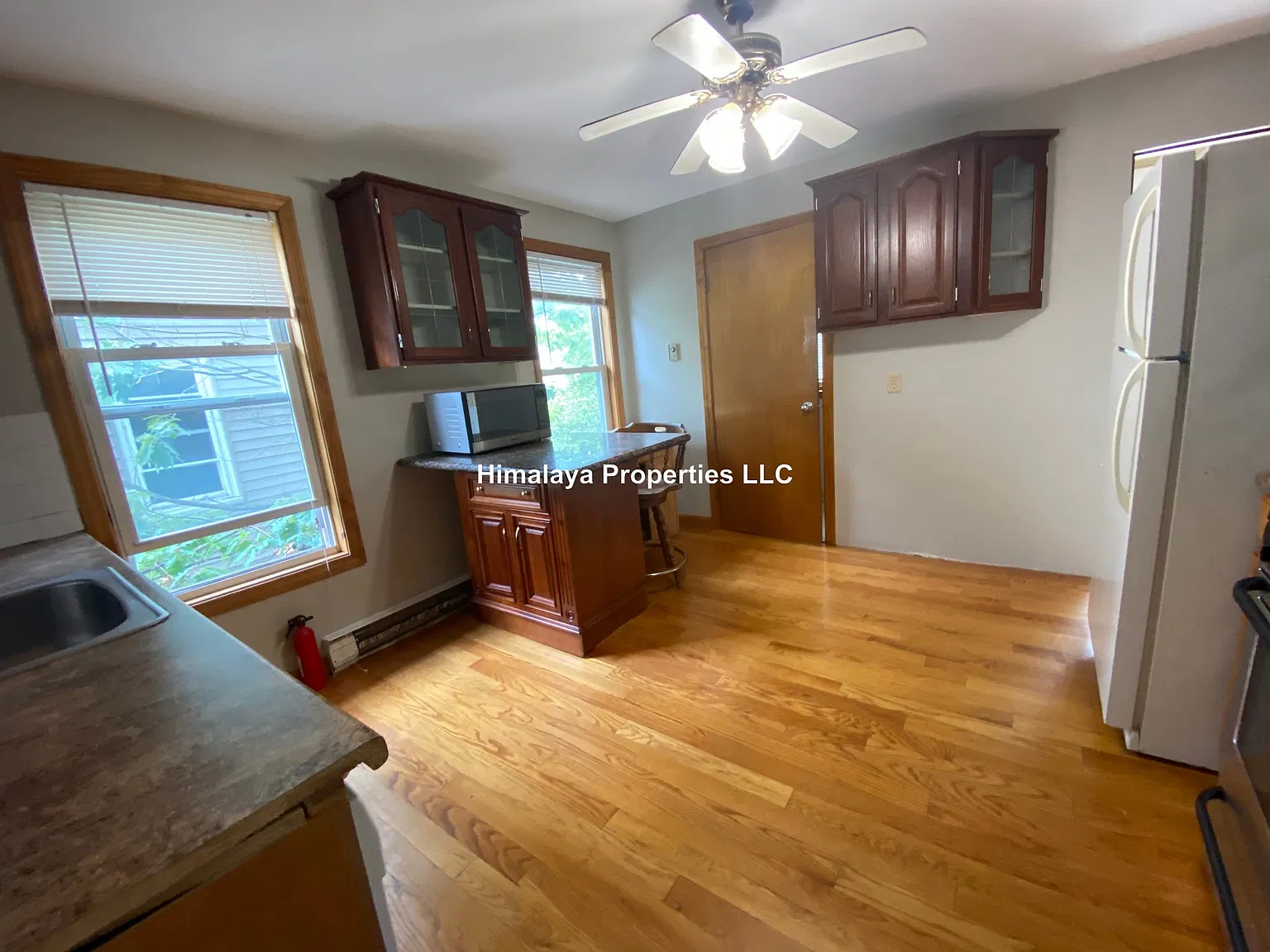 5 bed, 2.0 bath, $6,625 — Photo 3