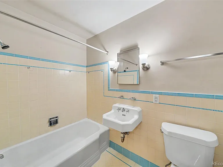 1437 N Jasmine St — Photo 8