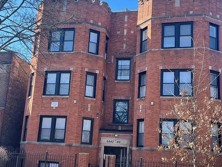 6840-42 S Calumet Ave — Photo 1