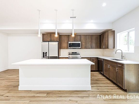 4th image of 2742 W 2nd Ave