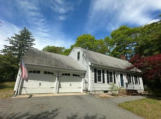 33 Head Of The Bay Road, Buzzards Bay, MA 02532