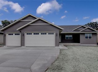 403 Autumn Dr, Altoona, WI 54720