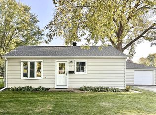 417 Atkinson St, Mukwonago, WI 53149