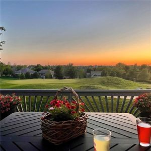 9828 Vista Dr, Lenexa, KS, 66220