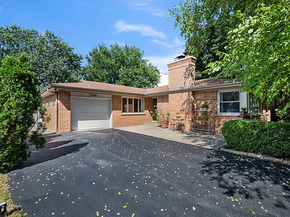 2nd image of 1446 Huntington Dr