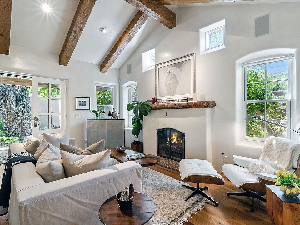 1st image of 605 Acequia Madre