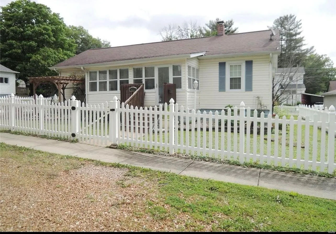 420 Wyatt St photo 1
