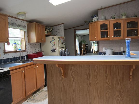 Complete with kitchen island