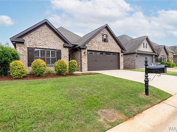 3rd image of 4425 Acadian Way