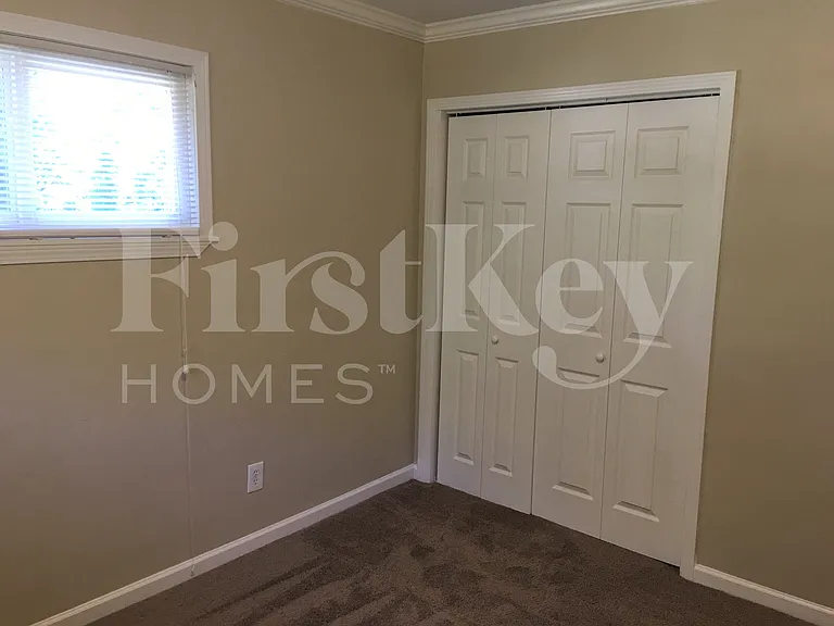 3393 Woods Dr — Photo 17