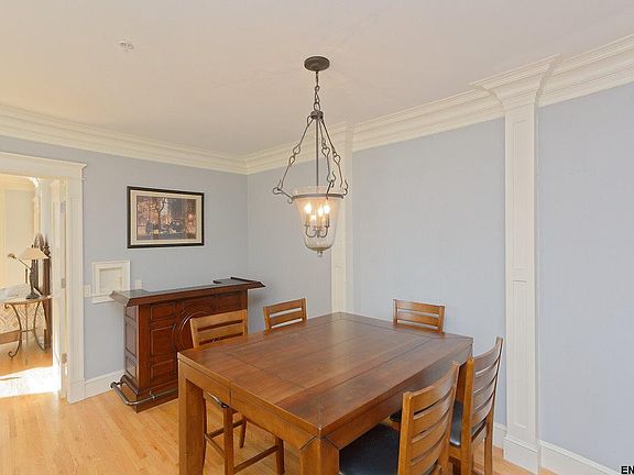 5th image of 45 Greenfield Ave APT 21