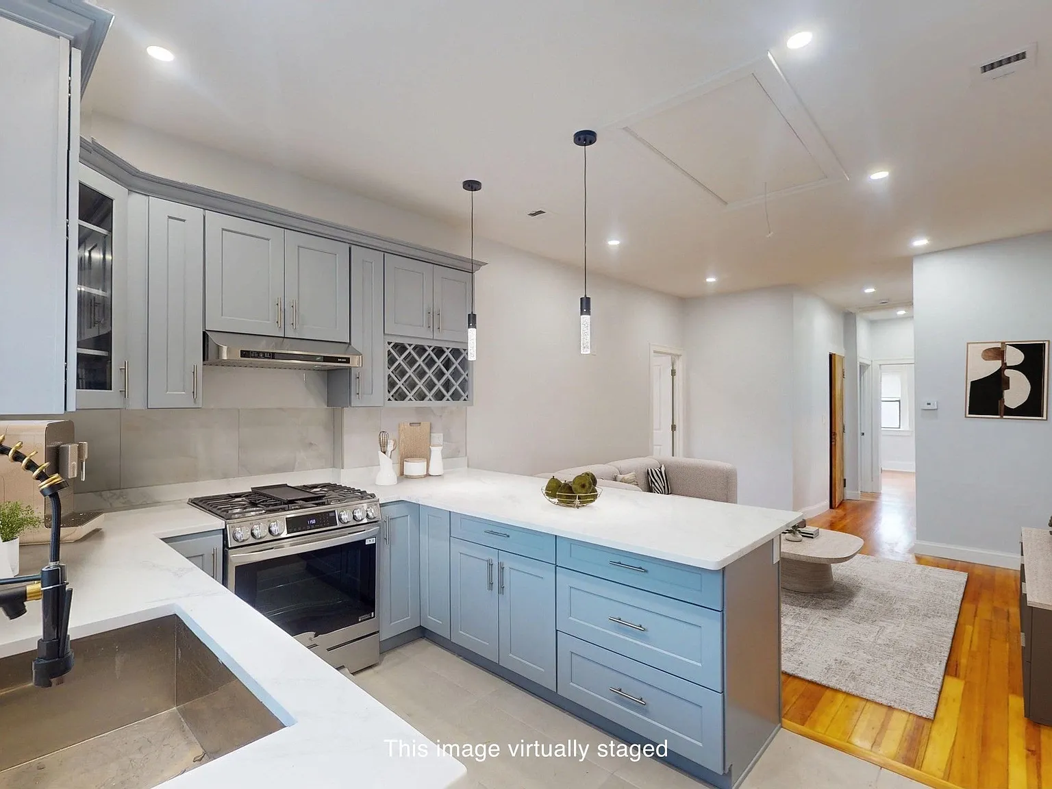 4 bed, 3.0 bath, 1200 sqft, $4,100 — Photo 1