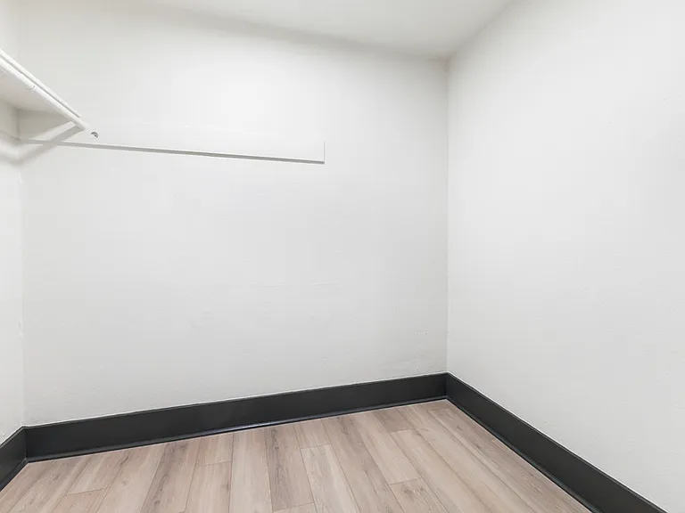 Kensington Apartments — Photo 9