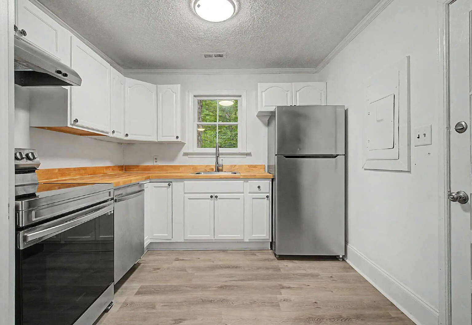 2 bed, 1.0 bath, 850 sqft, $1,595 — Photo 4