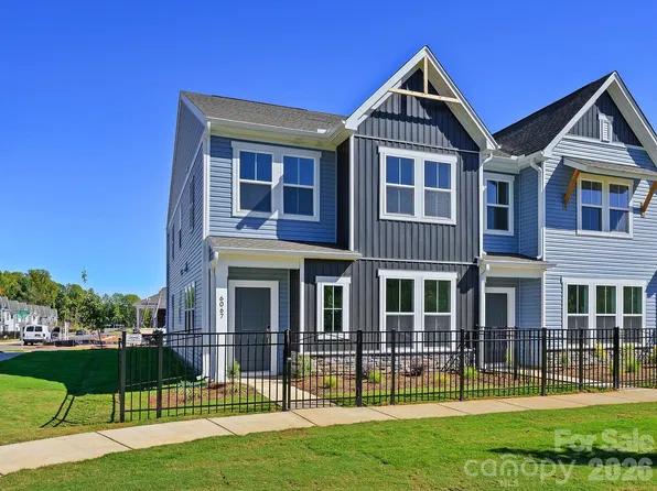 6067 White Aster Ln, Charlotte, NC 28216