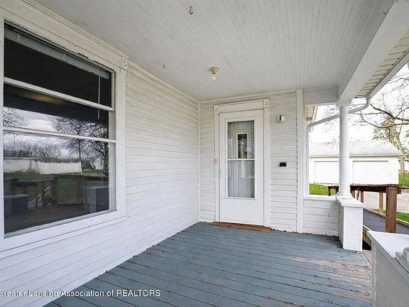 5th image of 11138 W 2nd St