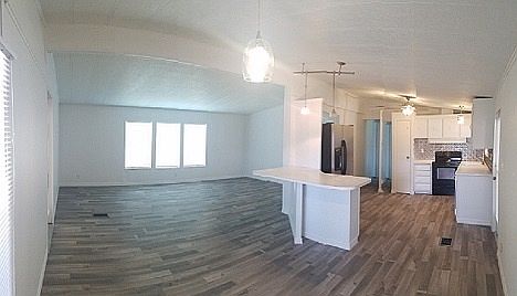Open Concept-Fabulous Floors