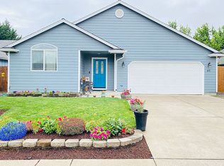 45 Village Dr, Creswell, OR 97426
